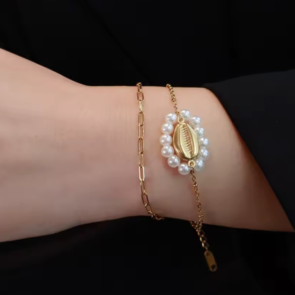 18k Gold plated stainless steel and Pearl Shell Bracelet